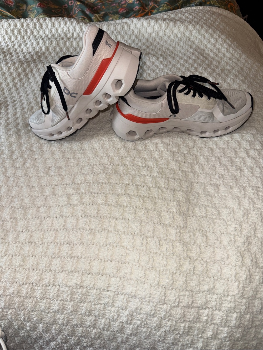 On Running women's cloud runner 2 5.5 in white sand - Picture 4 of 6